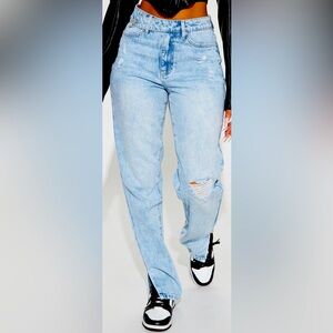 Fashion Nova Straight Lega Jeans